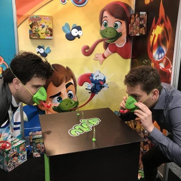 Tic Tac Zungen Puzzle Game – Fast-Paced Fun for the Whole Family!